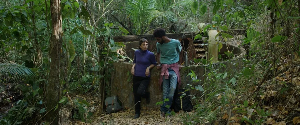 Cena de Mapas, filme brasileiro que combina horror, fantasia e investigação em Brasília.